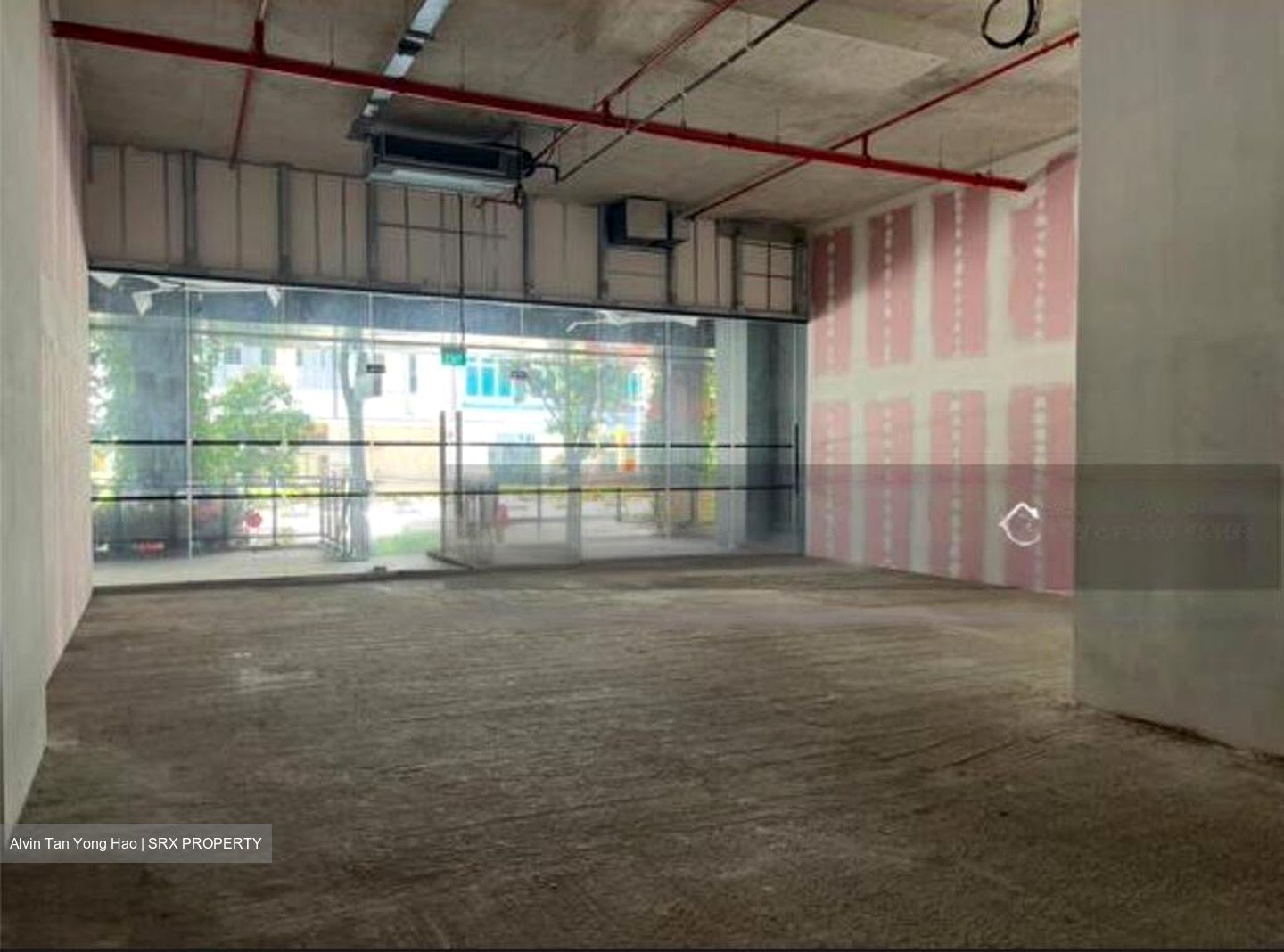 Middle Road (D7), Retail #465839091